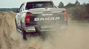 Toyota Hilux w nowej limitowanej wersji Dakar 2019 fot.BxB Studio
